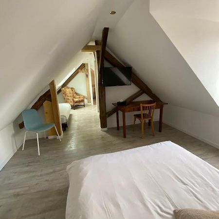 L'Annexe Du Chateau De Saint Genix Exteriör bild