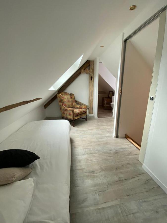 L'Annexe Du Chateau De Saint Genix Exteriör bild