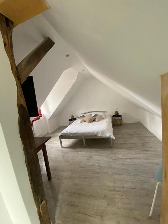 L'Annexe Du Chateau De Saint Genix Exteriör bild