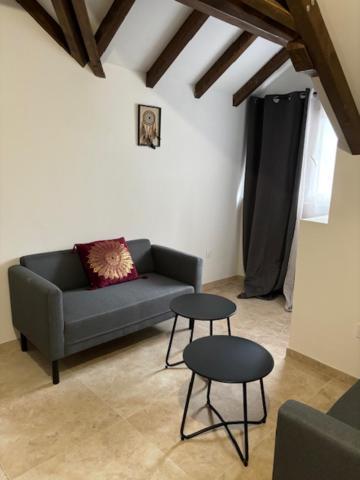 L'Annexe Du Chateau De Saint Genix Exteriör bild